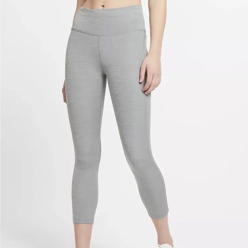 Nike New Gray Dri-FIT cropped leggings NWT